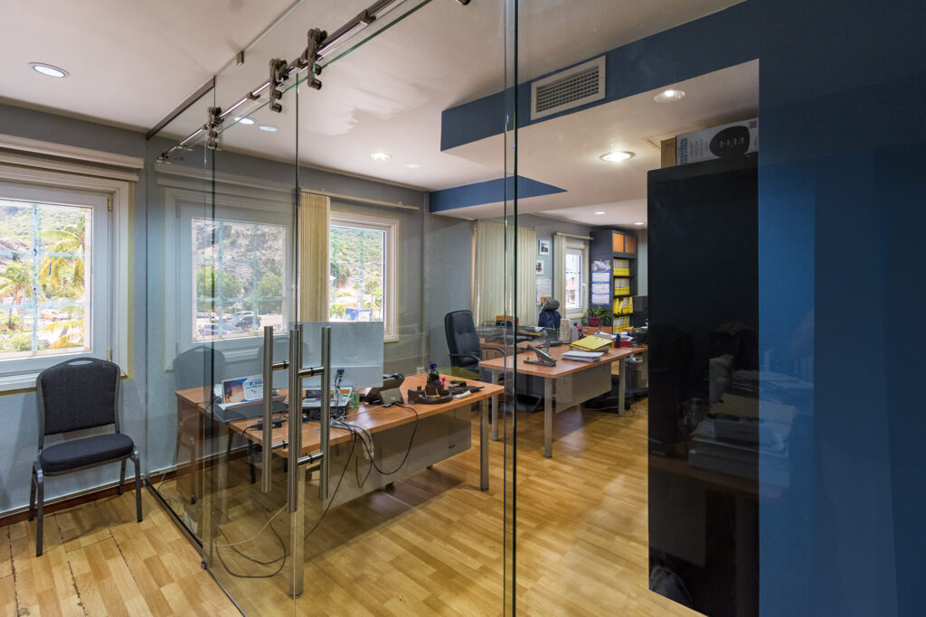Glass wall office Sint Maarten