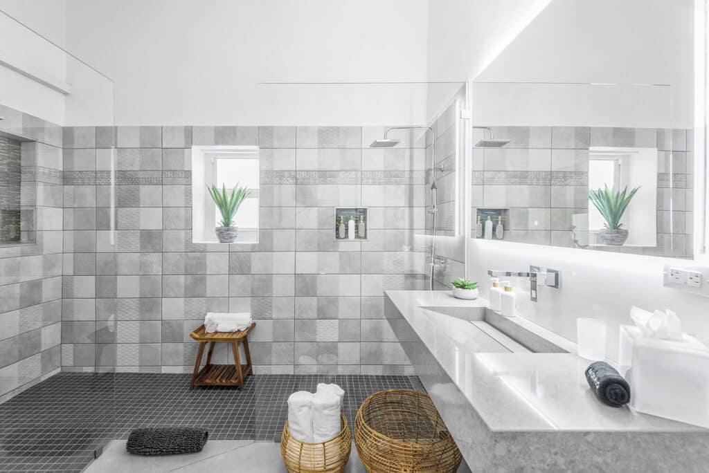 Glass Shower Enclosure by Indoors B.V. in Sint Maarten villa